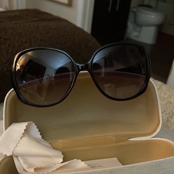 Michael Kors Sunglasses - Picture 3 of 6